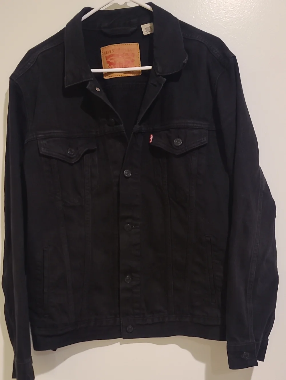 Levi's Black Men's Denim Trucker Jacket - Picture 3 of 11